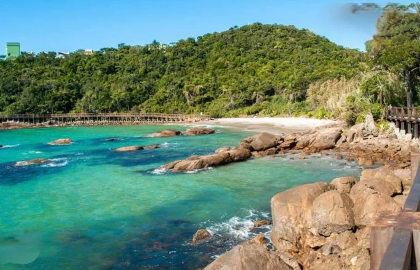 PRAIA DE BOMBINHAS
